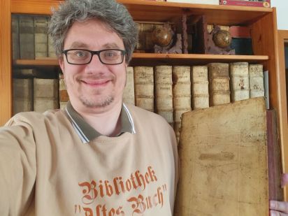 Tassilo in his library